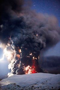 Eyjafjallajökull eruption in 2010 by Terje Sørgjerd 