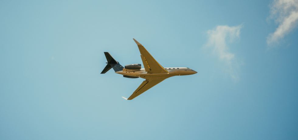 A plane flying in the sky.
